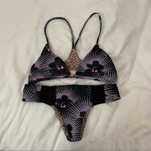 Acacia set in Modern Pacific size S